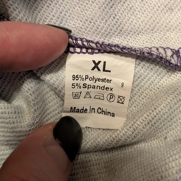 Halloween 👻 Colorful Skull and Bat Patterned Pullover - Picture 5 of 5